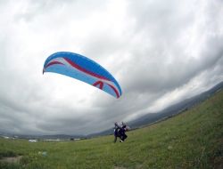 Başkan Bekir Altan’dan Paraşütçülere Destek