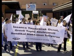 Sağlık Çalışanları Bir Günlük İş Bıraktı