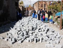 Ahlat'ta Sokaklara Parke Taşı Döşeniyor