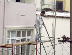 Güvenlik Tedbiri Almadan İnşaatın İskelesini Söktü