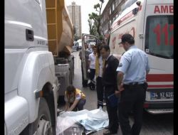 Kamyonun Altında Kalan Yaşlı Kadın Hayatını Kaybetti