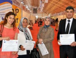 Uygulamalı Girişimcilik Eğitimini Tamamlayanlar Sertifika Aldı