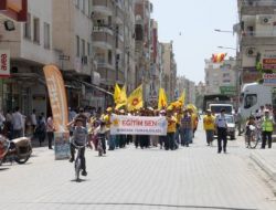 Birecikli Memurlar Greve Destek Verdi