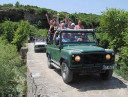 Ruslar Antalya'nın Doğal Güzelliklerini Jeep Safari Turlarıyla Görüyor