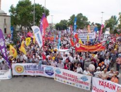 Beyazıt Meydanı'nda 'Zam' Eylemi