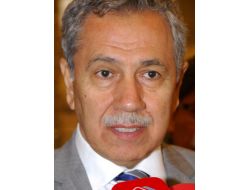 Yemen Dostları Toplantısı'na Katılan Arınç, Türk Gazetecilere Konuştu