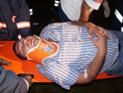 Bakırköy’de Kaza: Aracında Sıkışan Sürücü Güçlükle Kurtarıldı