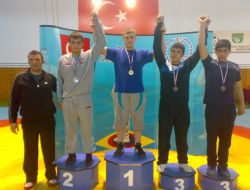 Sincan Belediyesi Güreşçileri Başarıya Doymuyor