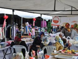 Hayır Çarşısı Yoğun İlgi Görüyor