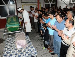 Elektrik Akımına Kapılarak Ölen Anne Ve Bebeği Toprağa Verildi