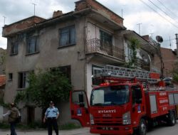 Yaşlı Vatandaş Evinde Çıkan Yangında Hayatını Kaybetti