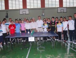 Kozan'da Liseler Masa Tenisinde Yarıştı