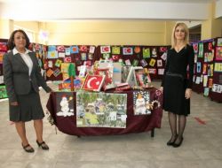 Atık Maddelerden Yaptıkları Süs Eşyalarını Sergilediler