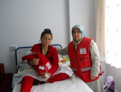 Kızılay'dan Kandil Gecesi Doğan Bebeklere Ziyaret