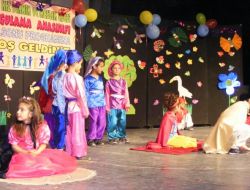 Çocuklar Anne Babalarını Eğlendirdi