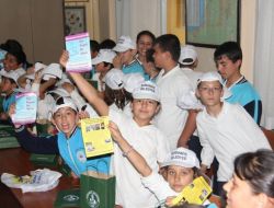 Cumhuriyet İlköğretim Okulu'ndan 50 Bin Kapak