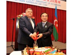 Azerbaycan’dan Çin’de Çifte Bayram