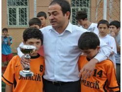 Sosyal Destek Programı Halı Saha Futbol Turnuvası Düzenlendi