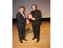 Dr. Senai Demirci: Mutluluğun Temelinde Fedekarlık Yatar