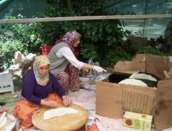 Finikeli Kadınlardan Fakir Öğrenciler Yararına Kermes