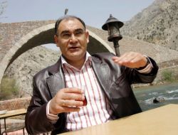 Samandağ Belediyesi İlçeye Giren Kamyondan 'Lastik Bastı Parası' Alıyor