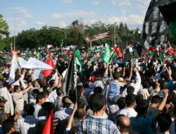 Yargı Yoluyla Mustazaf-der'in Kapatılması Protesto Edildi