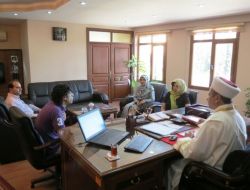 Amerikalı Öğretmen, Müslüman Oldu!