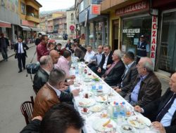 Başkan Bektaş, Cadde Ortasında Halka Açık Toplantı Düzenledi