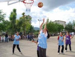 Kozan'da Sokak Kurtuluş Basketbol Turnuvası Heyecanı