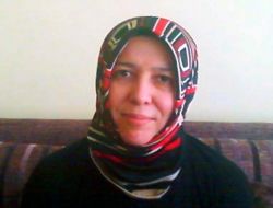 Başörtülü Öğretmen Haklarını İstiyor