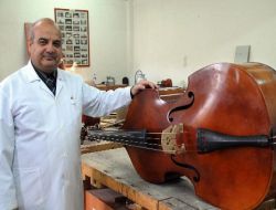 Yurtdışından 50 Bin Liraya İthal Edilen Kontrbası Öğrenciler 4 Bin Liraya Üretti