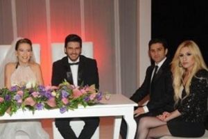 Sonunda dizide evlendiler!