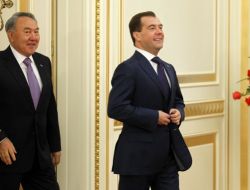 Medvedev Kazakistan’da Gümrük Birliği’nde İşler Yolunda