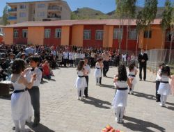 Başkale’de Coşkulu Okuma Bayramı Sevinci