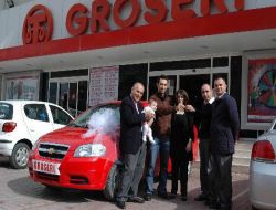 Groseri Kart İle Alışveriş Yapan İshak Çalışkan Otomobil Kazandı