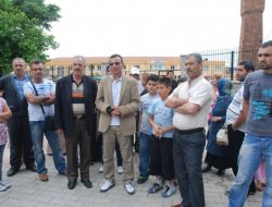 Tacizle Suçlanan Öğretmenin Serbest Kalması Velileri Sokağa Döktü