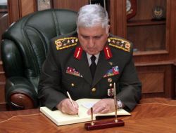 Ukrayna Ve Türkiye Genelkurmay Başkanları Kiev’de Bir Araya Geldi