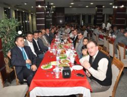 Öğrenci Velileri Ve Öğretmenler Dayanışma Yemeğinde Bir Araya Geldi