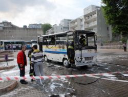 Alacağını Alamadığı Gerekçesiyle Otobüsü Yaktı