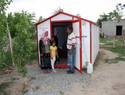 Evine Yılan Giren Aile, Korkudan Konteynerde Yaşıyor