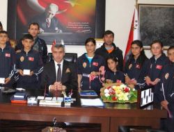 Polis Abileri Ellerinden Tuttu, Kars'ta Yıldızlar Kaybolmayacak