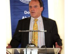 Huges: Kıbrıs Müzakereleri Yarıda Bırakılmamalı