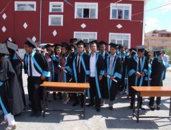 Boğazlıyan’da Lise Öğrencileri Mezuniyet Sevinci Yaşadı