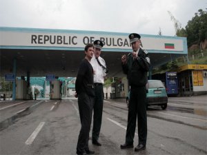 Bulgar gümrükçüler rüşvet testinden geçemedi