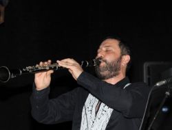Hüsnü Şenlendirici Roman Orkestrası Konserine Katıldı