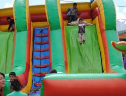 Köy Çocukları Şehirdeki Akranlarının Oyunlarını Oynadı