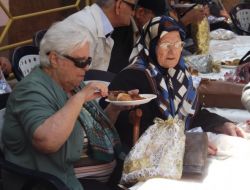 Tekirdağ Huzurevi Sakinlerinden Zafer Koleji'ne Ziyaret