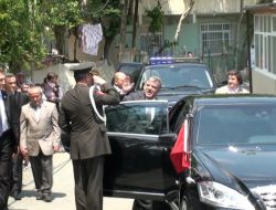 Cuma Namazını Kalenderüstü Camii’nde Kıldı