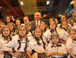 Topbaş Türkçe Olimpiyatları Kültür Şöleni'nde Stantları Gezdi