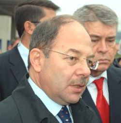 2 Çocuğu da  Domuz Gribi Olmuş!!